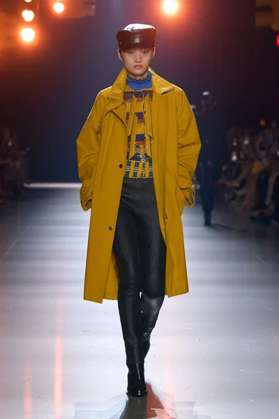 Look 12